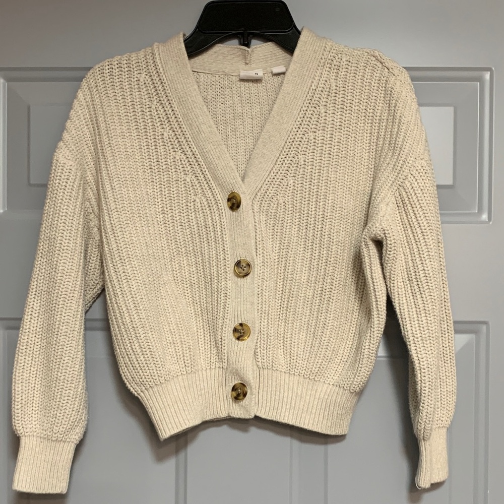 Gap Kids cream v-neck button down cardigan